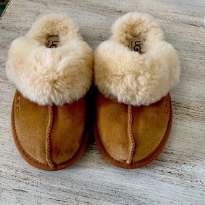 Toddler UGG slippers size 10